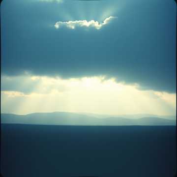 Cover art for Light Through the Storm by Ozni Coelho de Souza Simões