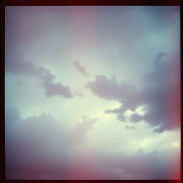 Обложка Voces del Poder от Santurio Goti