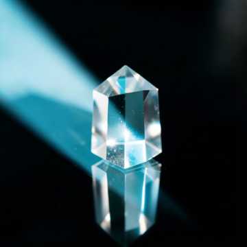 Portada de Mitad de Luz por Alexander Acosta Ur