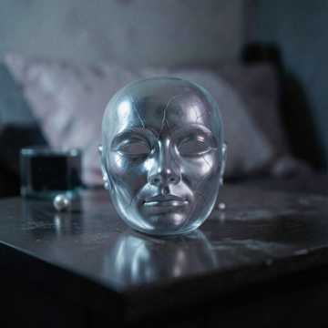 illana Marques의 estranhos 커버 아트