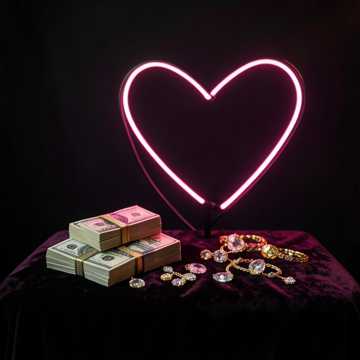 Angel Pretty의 Girls want money 커버 아트