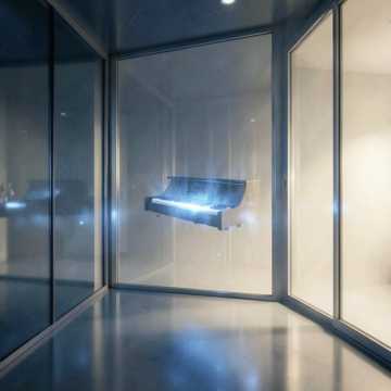 Назар의 Glass Room Tension 커버 아트