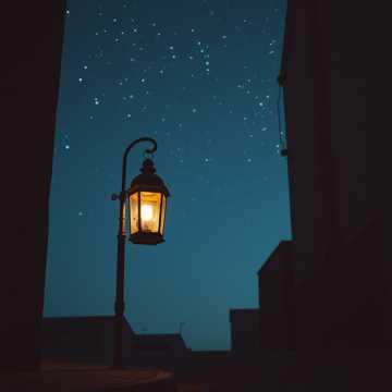 Capa de The old beggar por pora doru